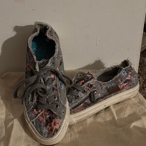 Gray Floral Canvas Sneakers with Zipper